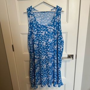 SALE 3/$15 Sleeveless Nightgown from Draper James with blue and white flowers